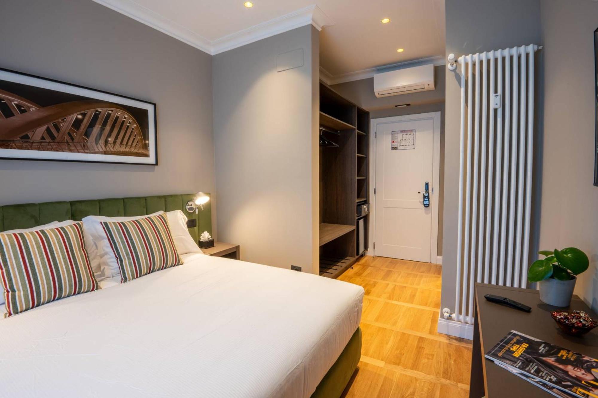 Domus 213 Guest House โรม ภายนอก รูปภาพ